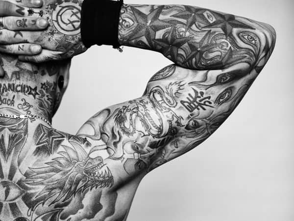 braccio tatuato